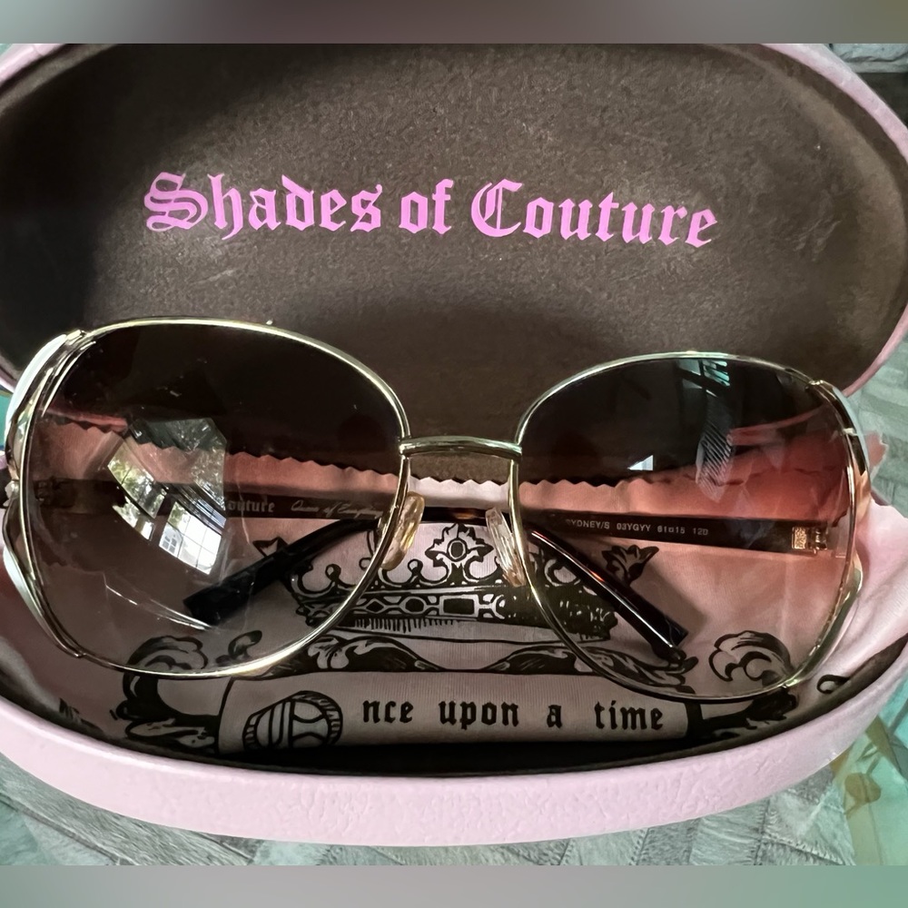 Like new condition authentic Juicy Couture sunglasses